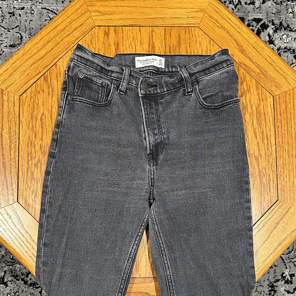 *ABERCROMBIE & FITCH* Black The 90’s Slim Straight Ultra High Rise Jeans Sz 0 - Picture 3 of 8